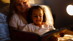 Kinder die nicht schlafen wollen: Wenn die Einschlafbegleitung zur Geduldsprobe wird