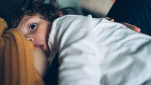 Einschlafstillen abgewöhnen – 3 Schritte zum nächtlichen Abstillen